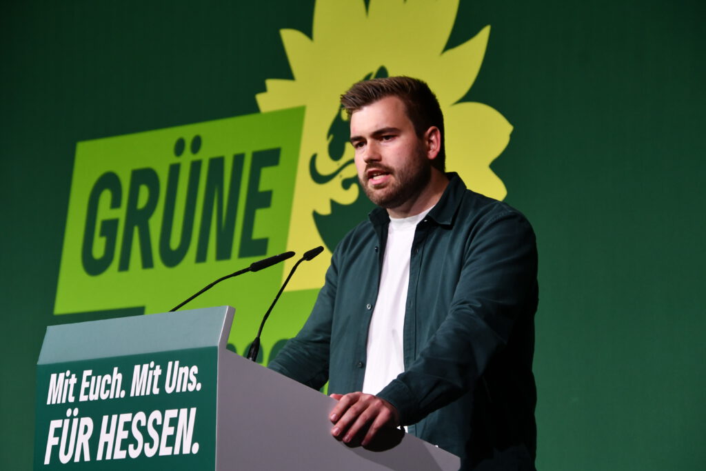 Michel Zörb spricht auf dem Landesparteitag der Grünen in Hessen